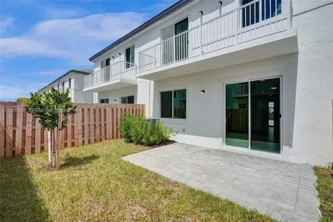 732 SE 13th Court Homestead FL 33034