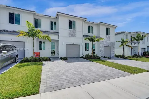 732 SE 13th Court Homestead FL 33034