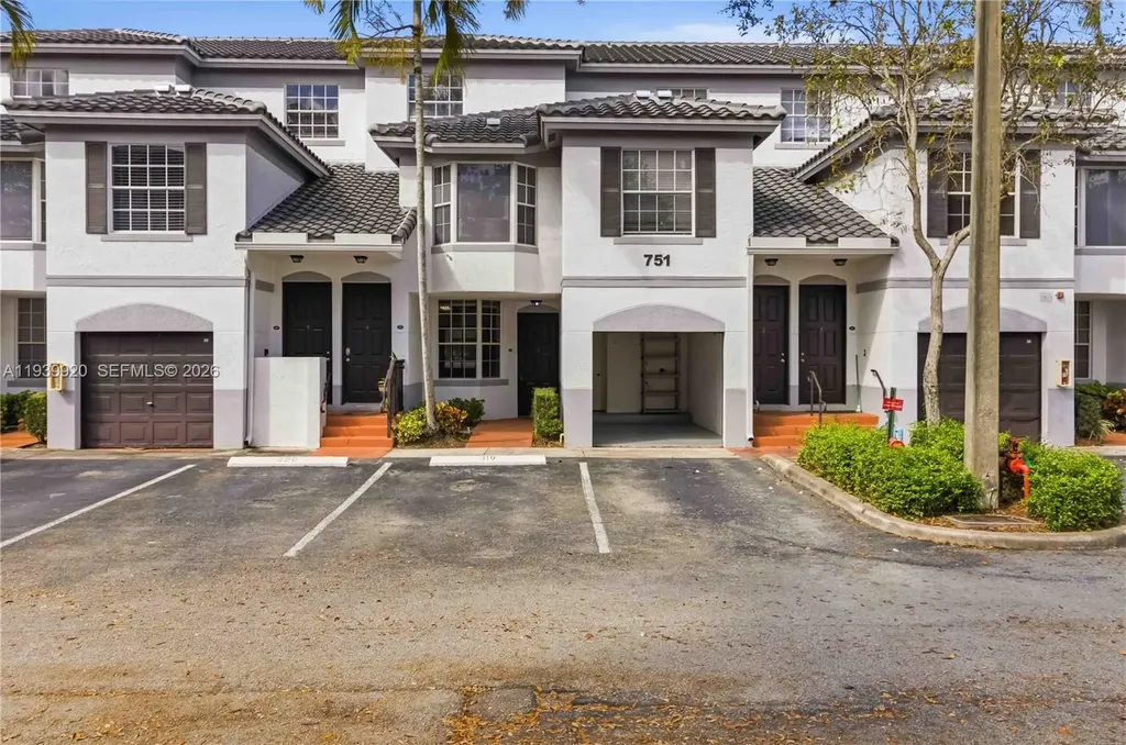 751 SW 148th Avenue Sunrise FL 33325