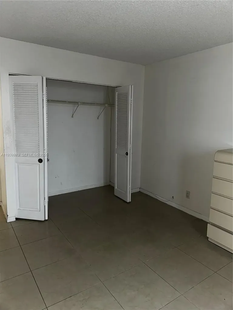 Hollywood FL 33019
