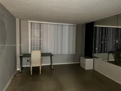 Hollywood FL 33019
