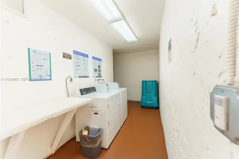 Pembroke Pines FL 33025