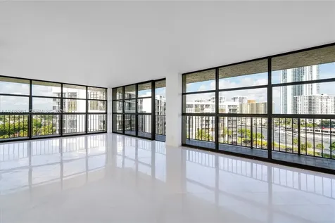 600 Parkview Drive Hallandale Beach FL 33009