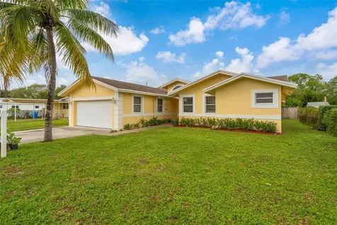 4501 SW 26th Street West Park FL 33023