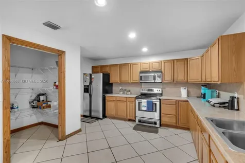 4501 SW 26th Street West Park FL 33023