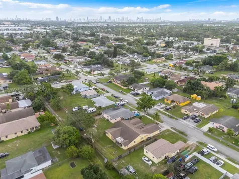 4501 SW 26th Street West Park FL 33023
