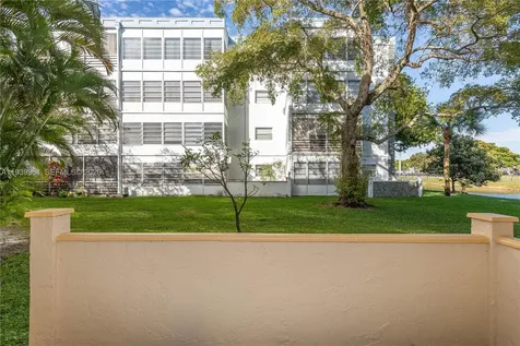 3990 NW 42nd Avenue Lauderdale Lakes FL 33319