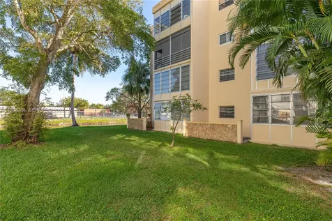3990 NW 42nd Avenue Lauderdale Lakes FL 33319