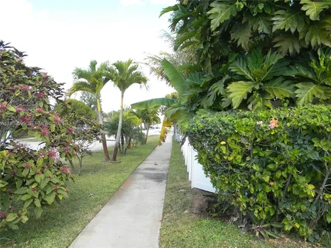 7527 SW 7th Court North Lauderdale FL 33068