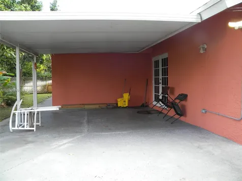 7527 SW 7th Court North Lauderdale FL 33068
