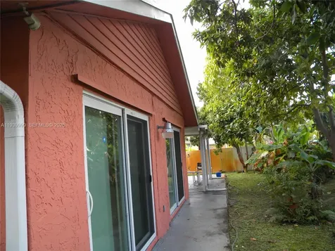 7527 SW 7th Court North Lauderdale FL 33068