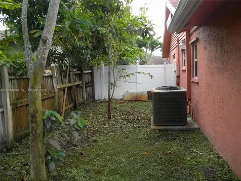 7527 SW 7th Court North Lauderdale FL 33068