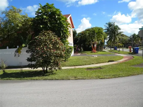 7527 SW 7th Court North Lauderdale FL 33068