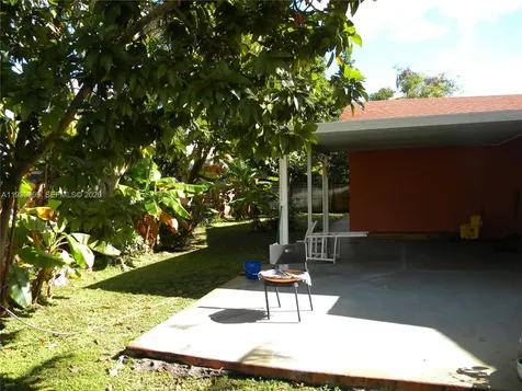 7527 SW 7th Court North Lauderdale FL 33068