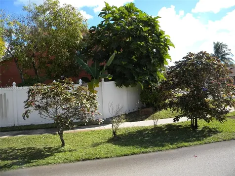 7527 SW 7th Court North Lauderdale FL 33068