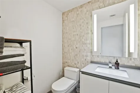 68 SE 6th Street Miami FL 33131