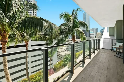 68 SE 6th Street Miami FL 33131