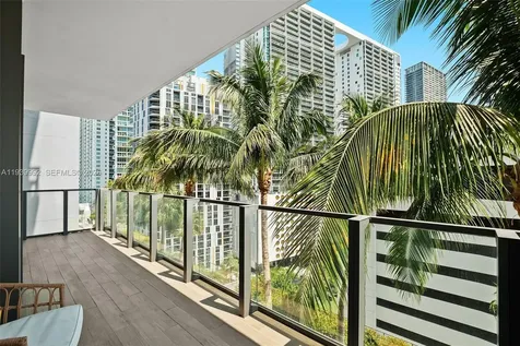 68 SE 6th Street Miami FL 33131