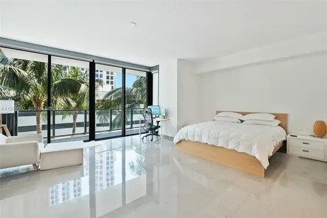 68 SE 6th Street Miami FL 33131