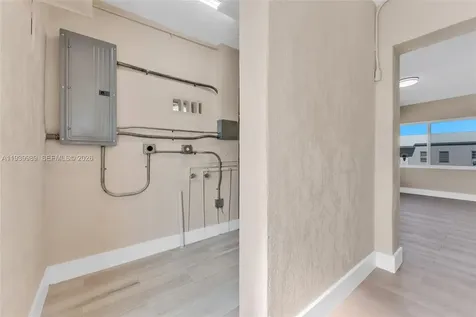 40 W 58th Street Hialeah FL 33012