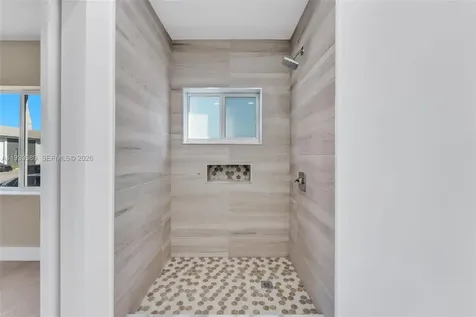 40 W 58th Street Hialeah FL 33012