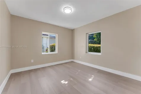 40 W 58th Street Hialeah FL 33012