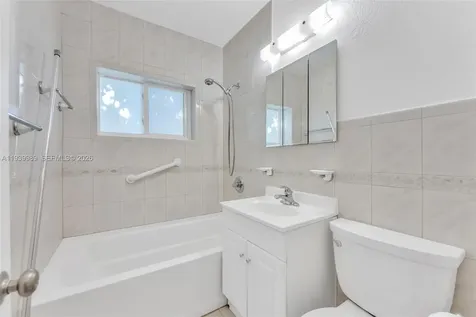 40 W 58th Street Hialeah FL 33012