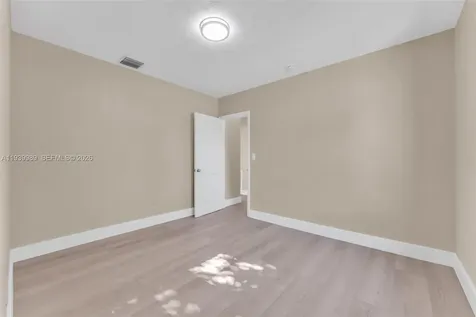 40 W 58th Street Hialeah FL 33012