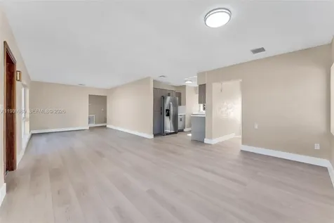 40 W 58th Street Hialeah FL 33012