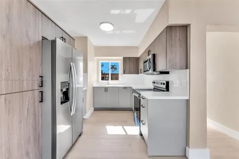 40 W 58th Street Hialeah FL 33012