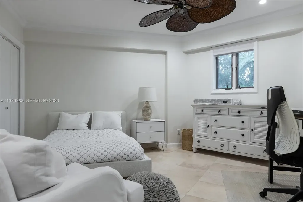 950 S Southlake Drive Hollywood FL 33019