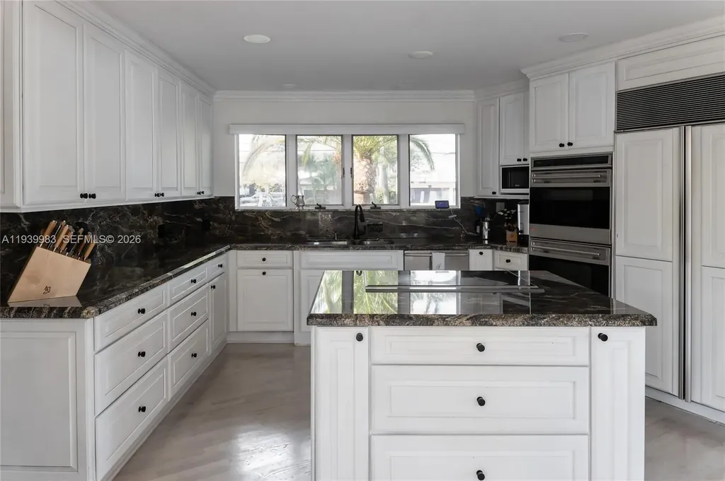 950 S Southlake Drive Hollywood FL 33019