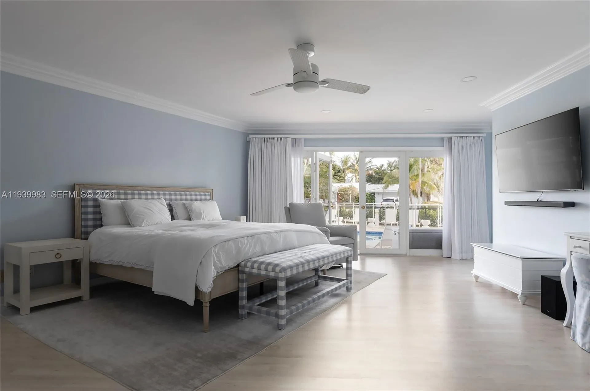 950 S Southlake Drive Hollywood FL 33019