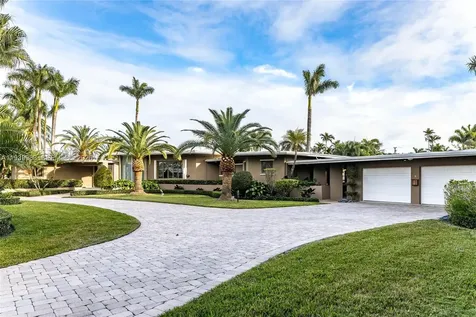 950 S Southlake Drive Hollywood FL 33019
