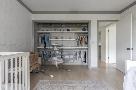 950 S Southlake Drive Hollywood FL 33019