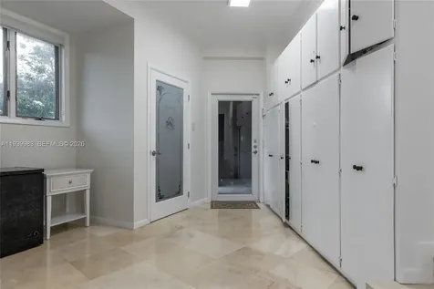 950 S Southlake Drive Hollywood FL 33019