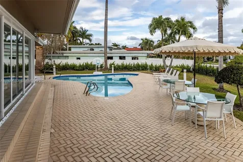 950 S Southlake Drive Hollywood FL 33019