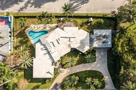950 S Southlake Drive Hollywood FL 33019