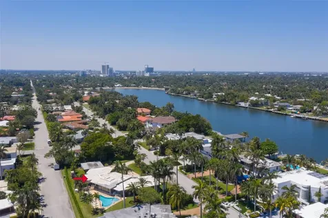 950 S Southlake Drive Hollywood FL 33019