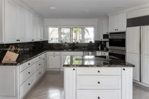 950 S Southlake Drive Hollywood FL 33019