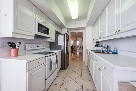 21205 Yacht Club Drive Aventura FL 33180