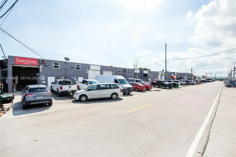 1620 W 31st Place Hialeah FL 33012