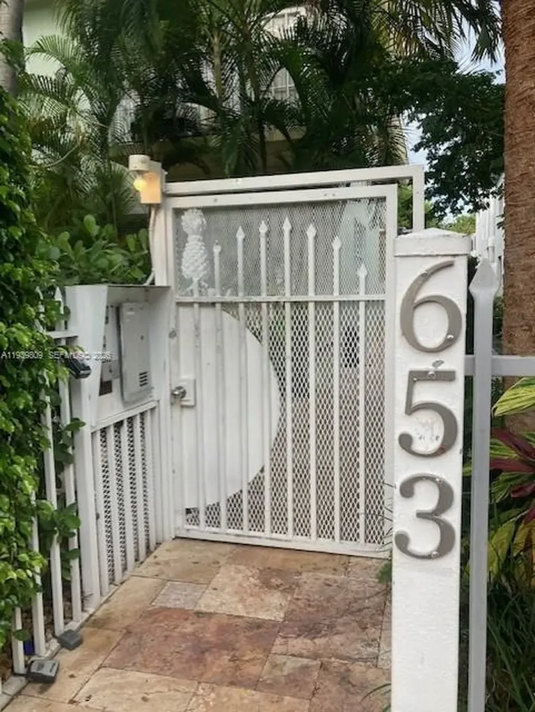 653 Michigan Avenue Miami Beach FL 33139