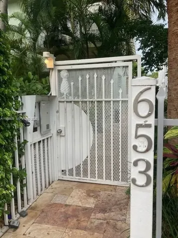 653 Michigan Avenue Miami Beach FL 33139
