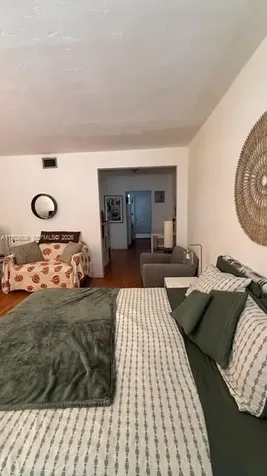 653 Michigan Avenue Miami Beach FL 33139