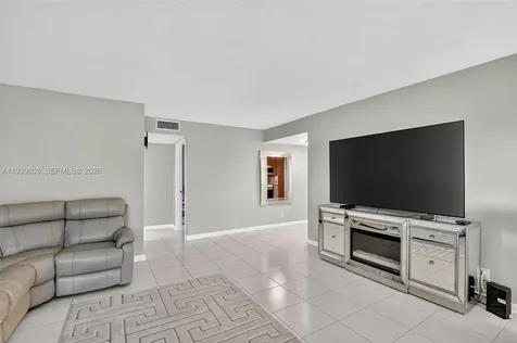 5901 Camino Del Sol Boca Raton FL 33433