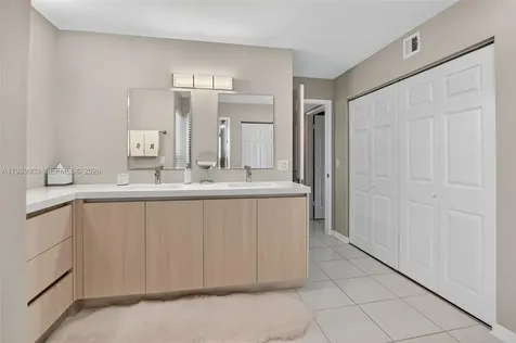 5901 Camino Del Sol Boca Raton FL 33433
