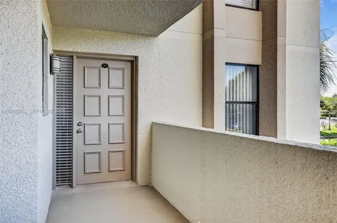 5901 Camino Del Sol Boca Raton FL 33433
