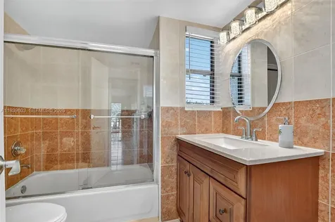 5901 Camino Del Sol Boca Raton FL 33433