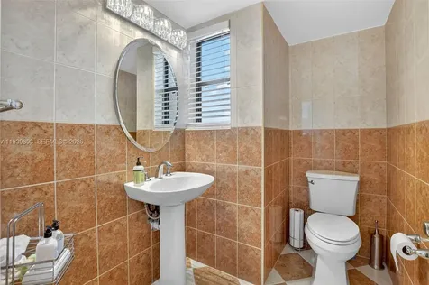5901 Camino Del Sol Boca Raton FL 33433